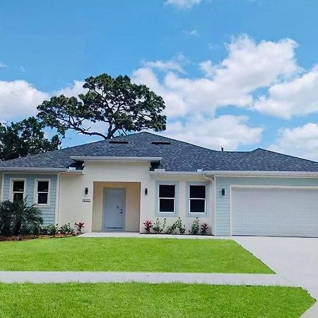 Brand New Tampa Oasis With Private Jacuzzi Retreat Villa ลูทซ์ ภายนอก รูปภาพ