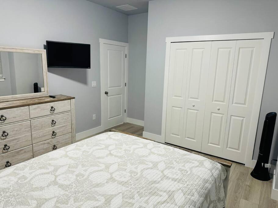 Brand New Tampa Oasis With Private Jacuzzi Retreat Villa ลูทซ์ ภายนอก รูปภาพ