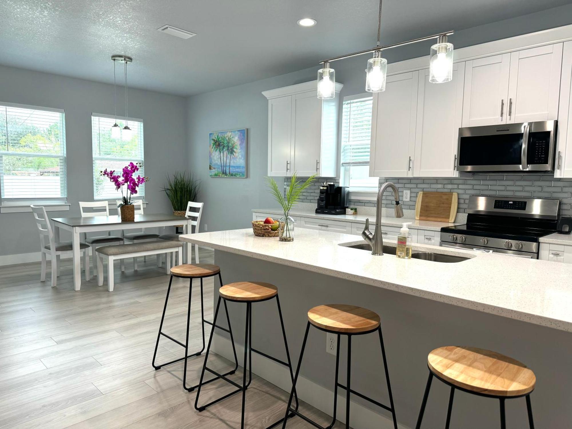 Brand New Tampa Oasis With Private Jacuzzi Retreat Villa ลูทซ์ ภายนอก รูปภาพ