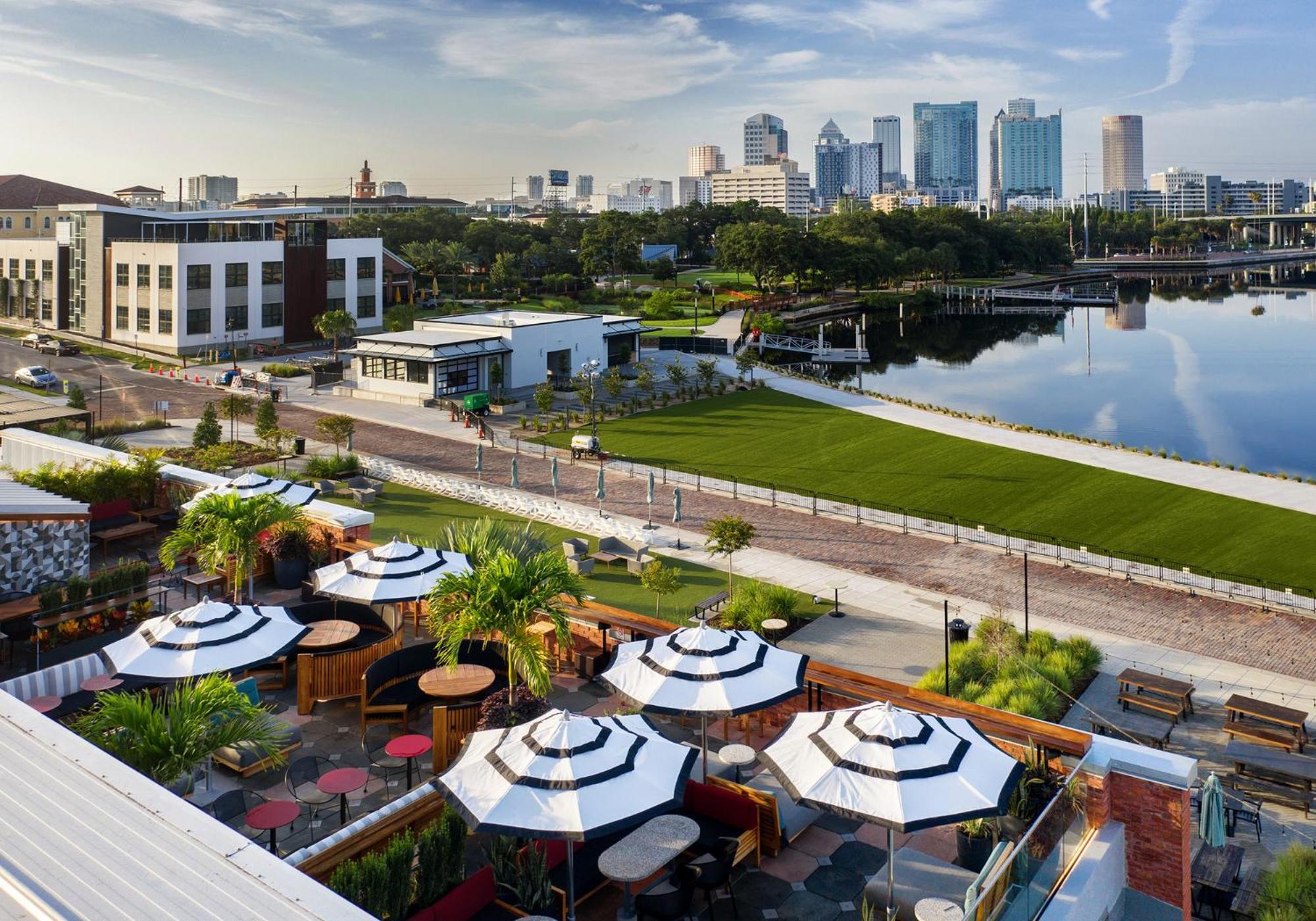 Brand New Tampa Oasis With Private Jacuzzi Retreat Villa ลูทซ์ ภายนอก รูปภาพ