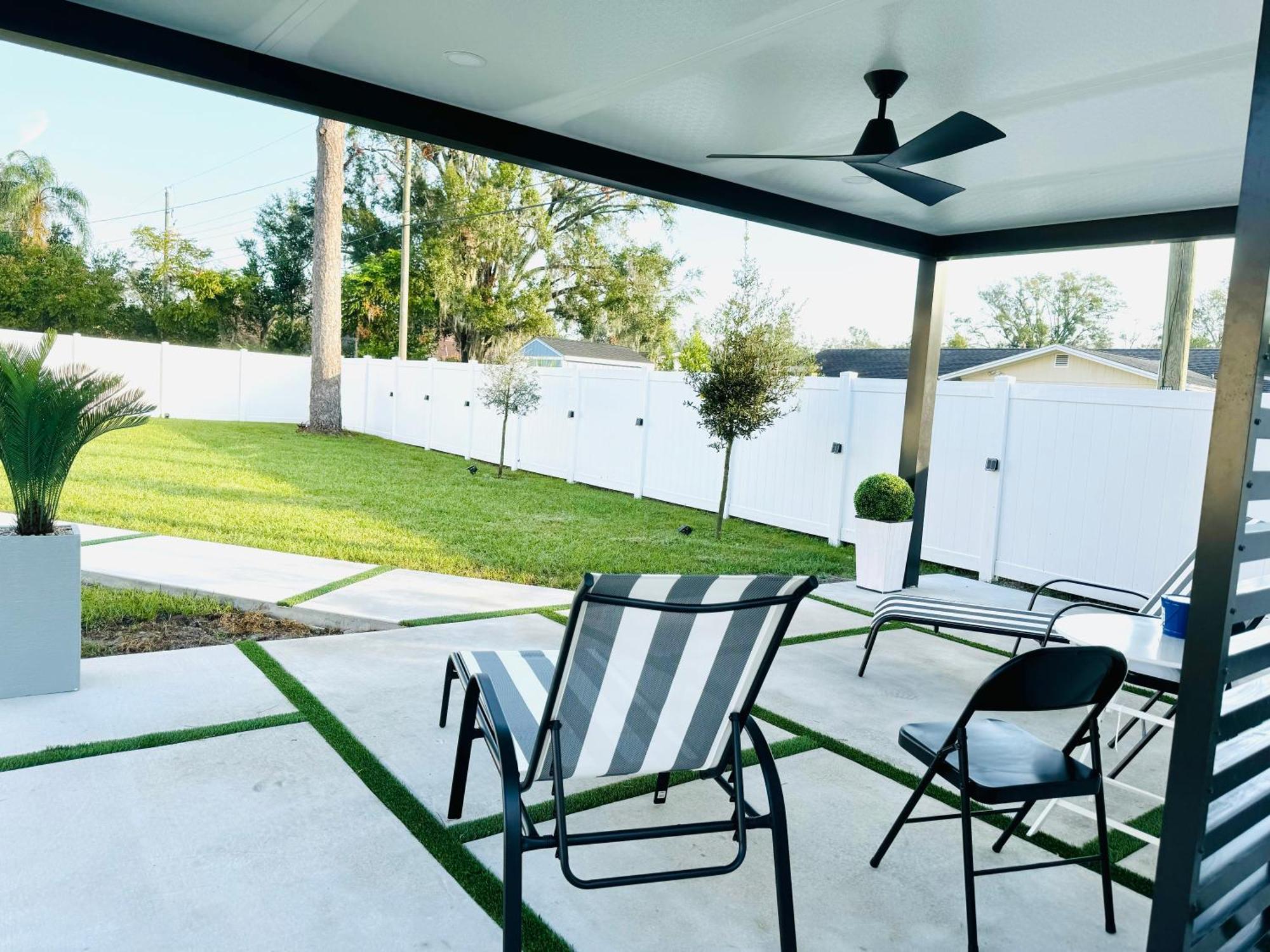 Brand New Tampa Oasis With Private Jacuzzi Retreat Villa ลูทซ์ ภายนอก รูปภาพ