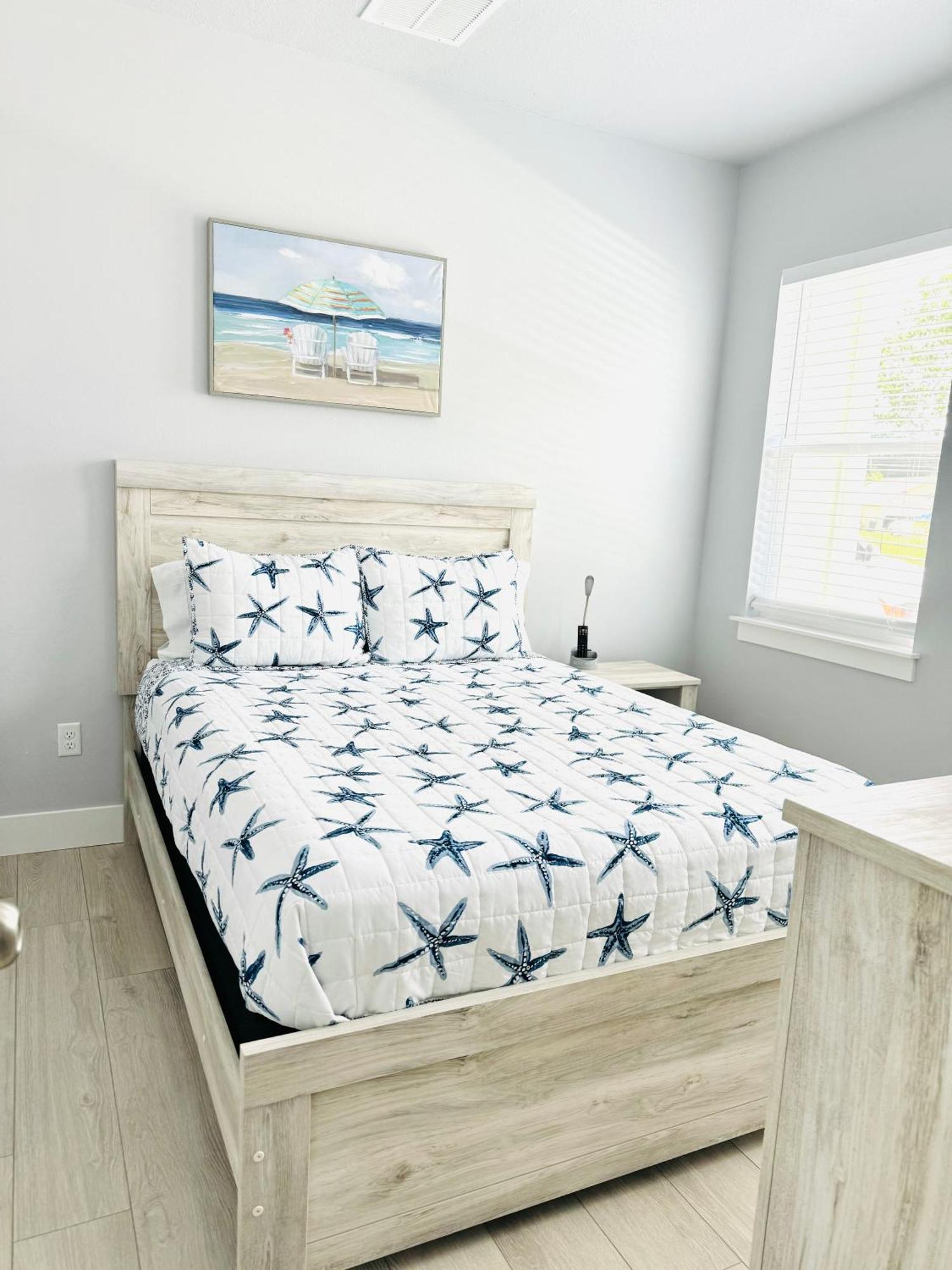 Brand New Tampa Oasis With Private Jacuzzi Retreat Villa ลูทซ์ ภายนอก รูปภาพ