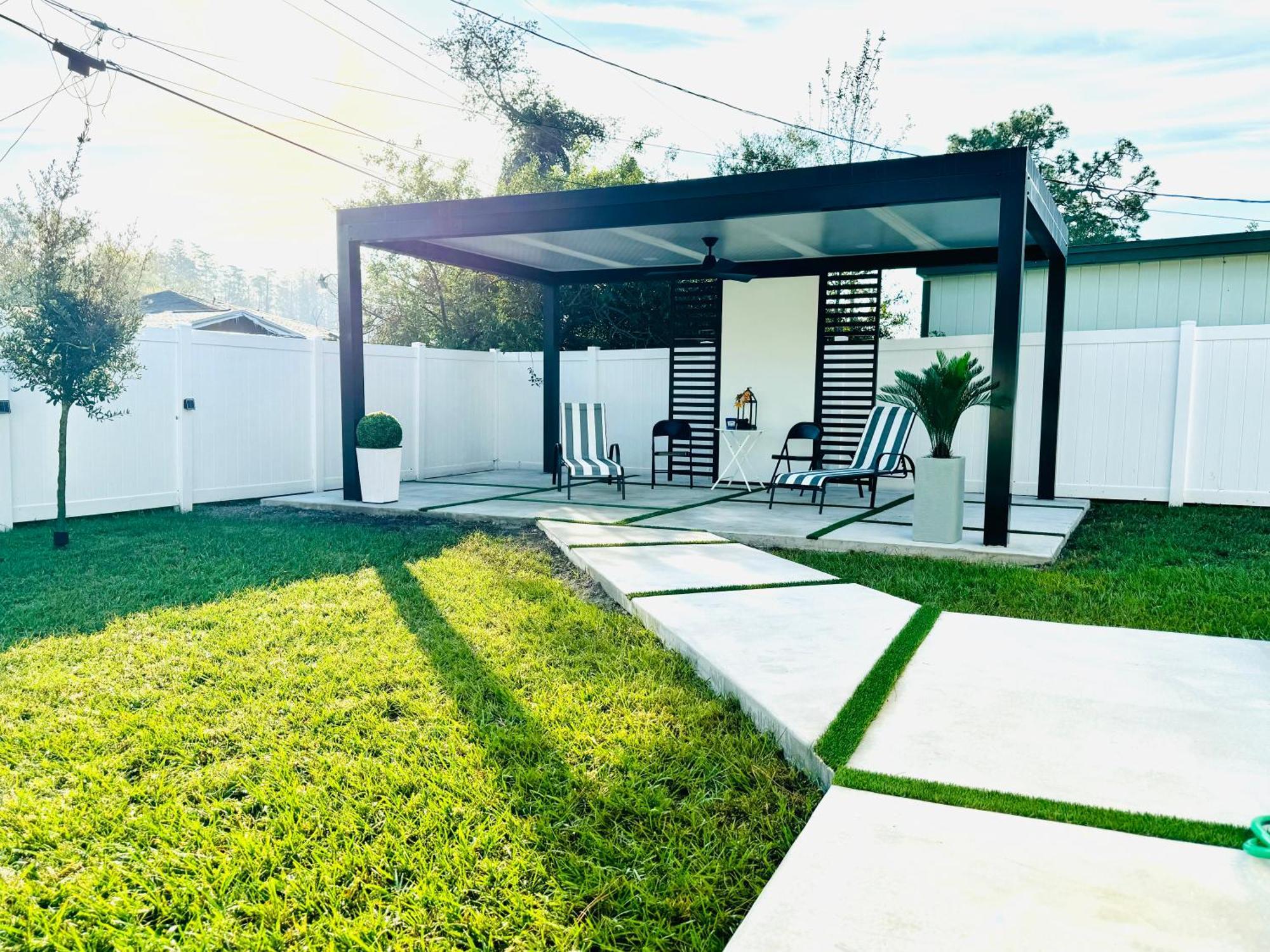 Brand New Tampa Oasis With Private Jacuzzi Retreat Villa ลูทซ์ ภายนอก รูปภาพ