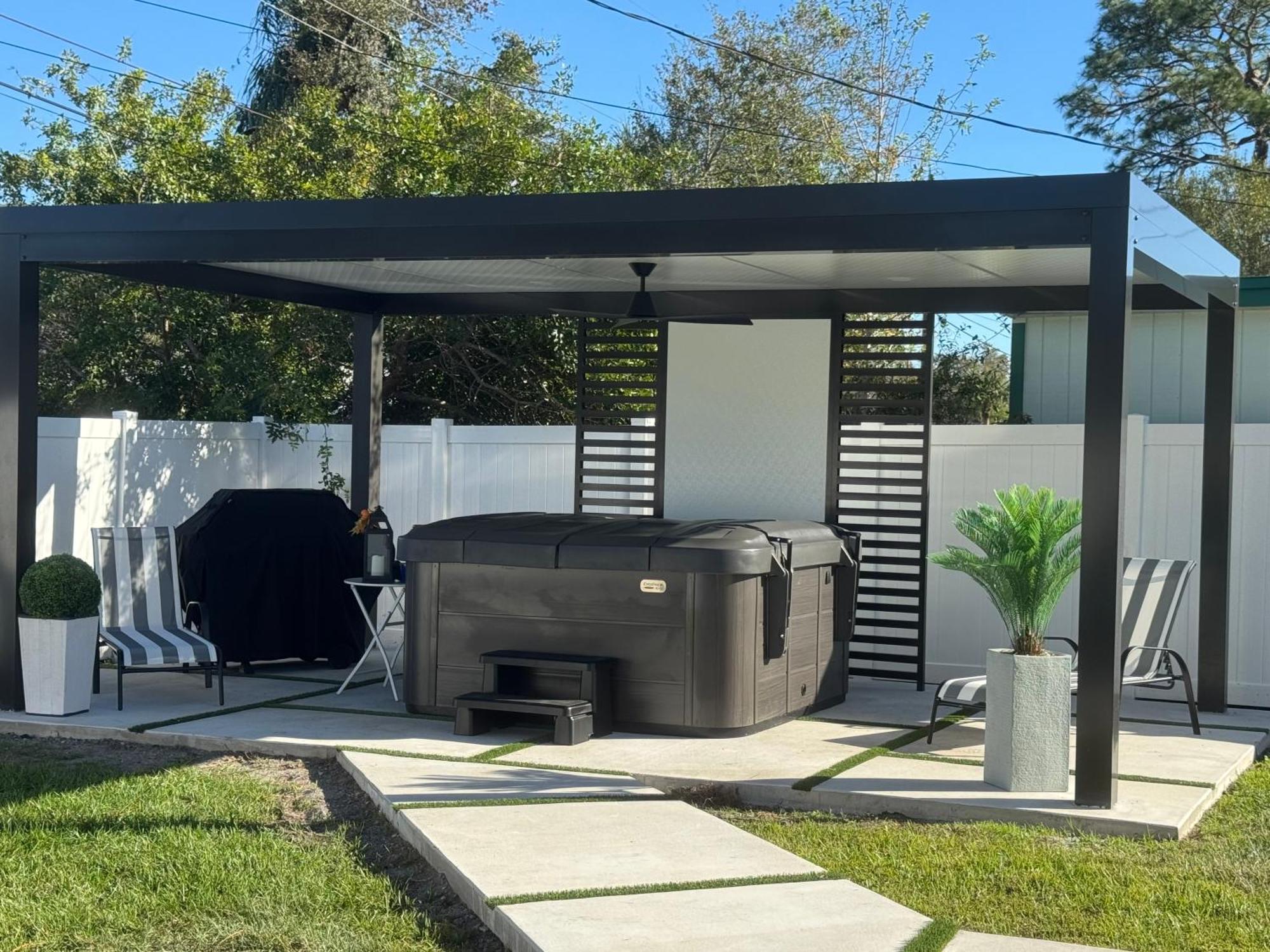 Brand New Tampa Oasis With Private Jacuzzi Retreat Villa ลูทซ์ ภายนอก รูปภาพ